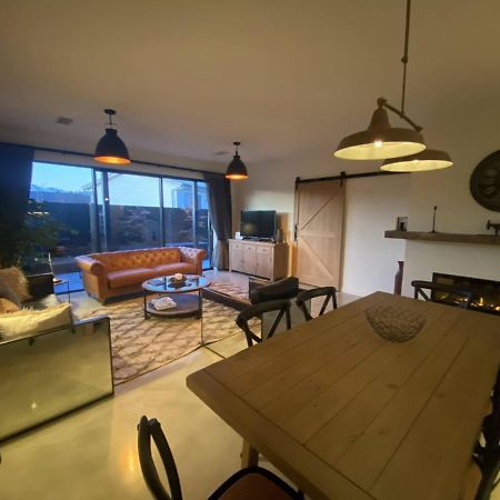 Black Stilt Retreat, Stunning Luxury Property Twizel Exterior photo
